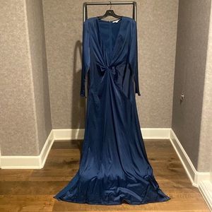 Navy blue, long sleeve, satin maxi dress, large. Brand: Abyss by Abby